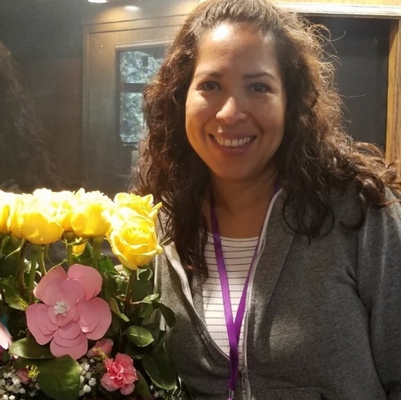 Meet your Posher, Alexandra - Picture 1 of 1